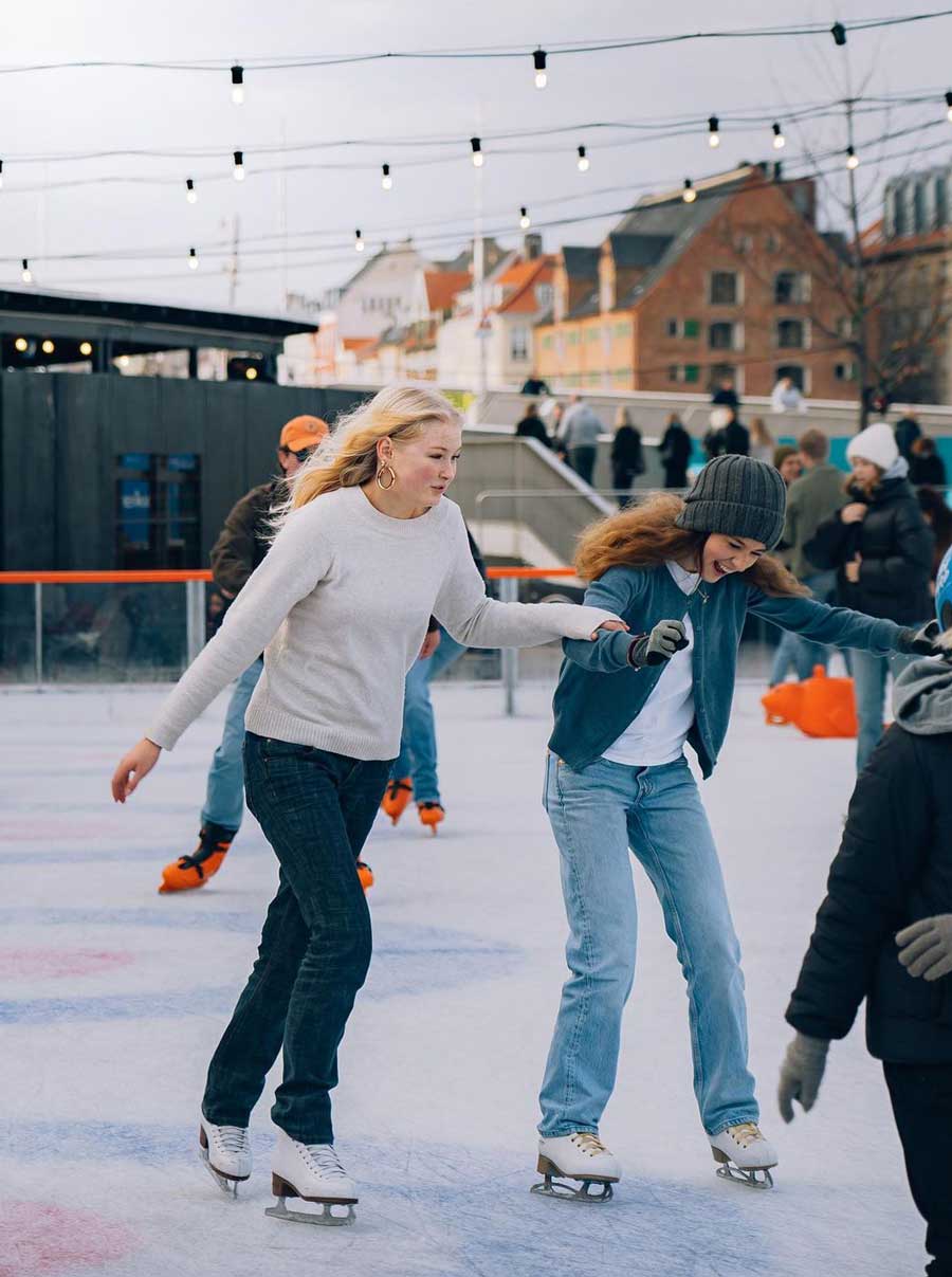 love-on-ice-broens